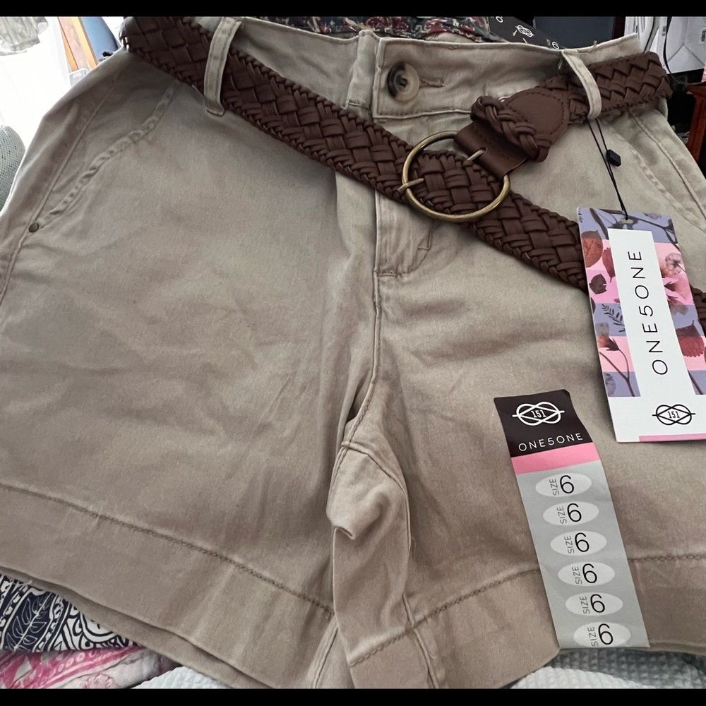 One 5 one khaki shorts NWT size 6
